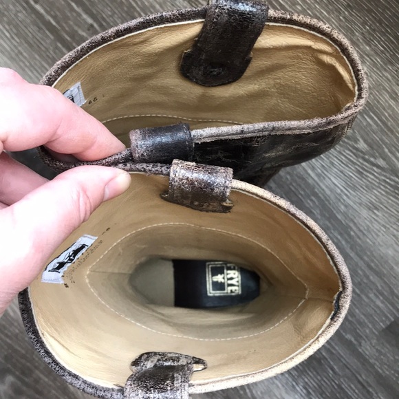 FRYE - Picture 12 of 16